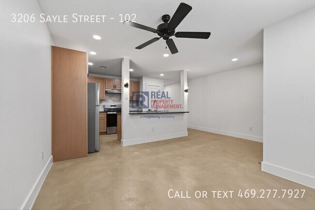 Photo - 3206 Sayle St