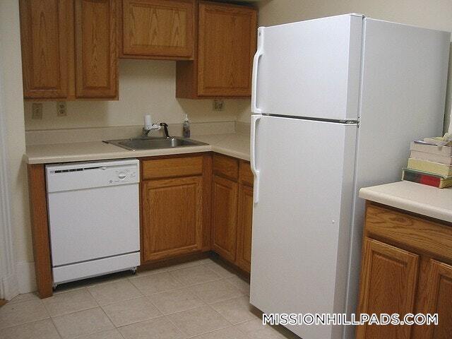 848 Huntington Ave Unit 3