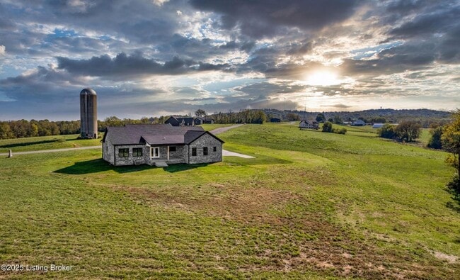 Photo - Amazing New Country Home For Rent