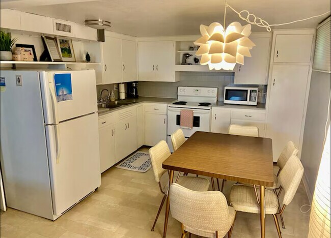 Building Photo - 3721 Ames St Unit B Rental