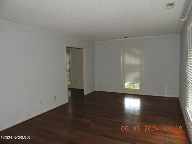 Photo - 102 Epworth Dr