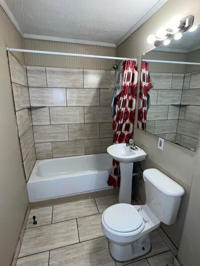 Photo - 892 Restbrook Ave