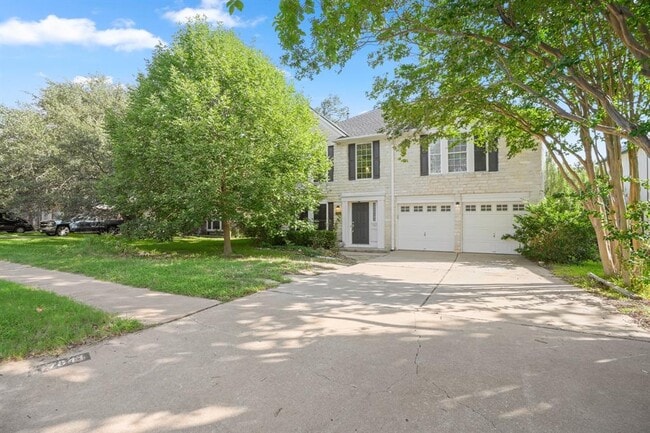 Building Photo - 17841 Park Valley Dr