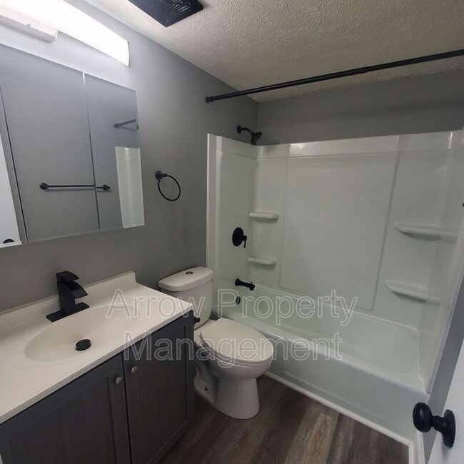 Photo - 3840 S 46th St