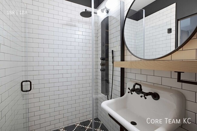 Photo - 310 E 39th-A3 Unit A3