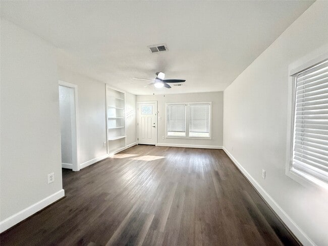 Photo - 137 Laurel St