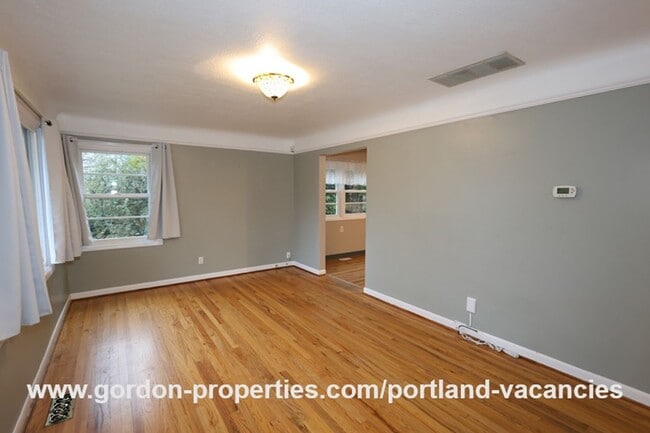 Photo - SE Flavel St - Woodstock 3 bedroom home with single car garage