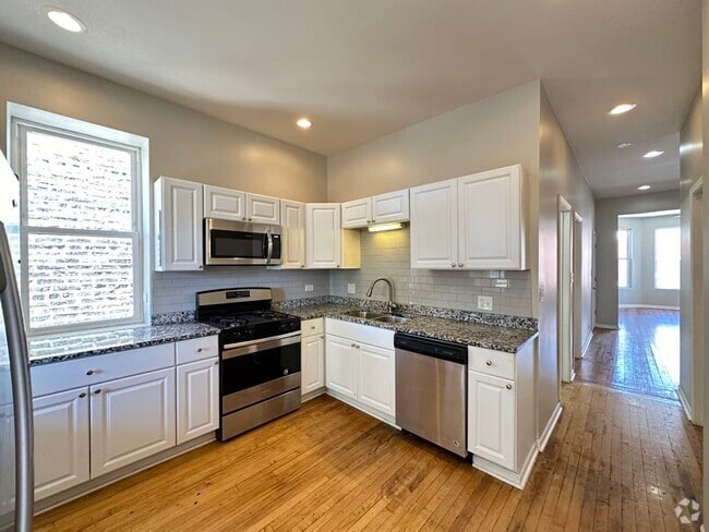 Building Photo - 2049 W Fullerton Ave Unit G08C Rental