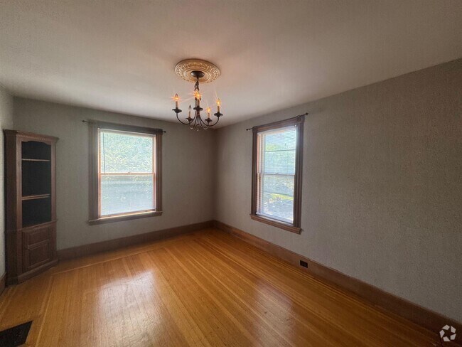 Building Photo - 94 College Ave Unit 2 Rental