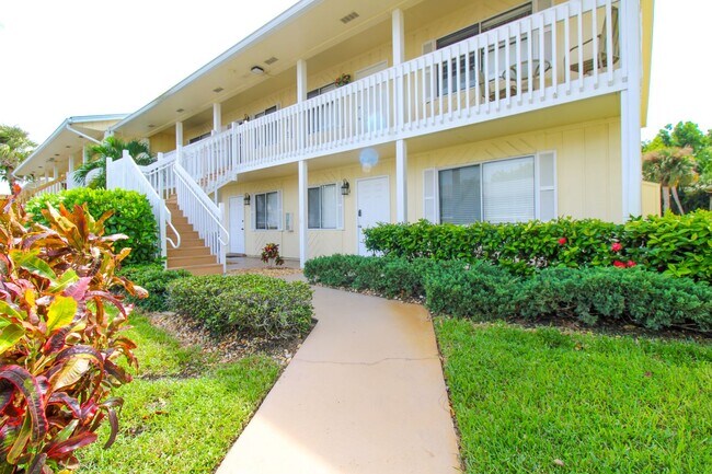 Photo - ** ABACO BAY BAYSHORE FULLY FURNISHED 2/2 ... Unidad E-4