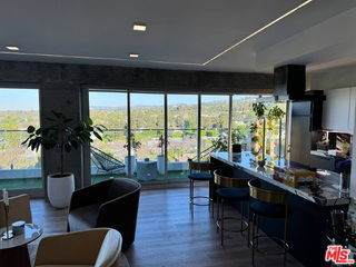 Photo - 838 N Doheny Dr