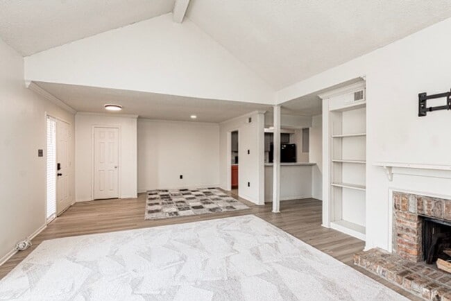 Photo - 2 Bedroom Condo with Pool and the Convinience of a Jefferson Hwy Address!