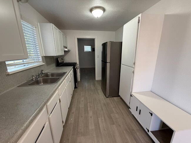 Photo - 1910 Escalon Ave