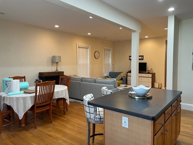 Photo - 180 L St Unit 1