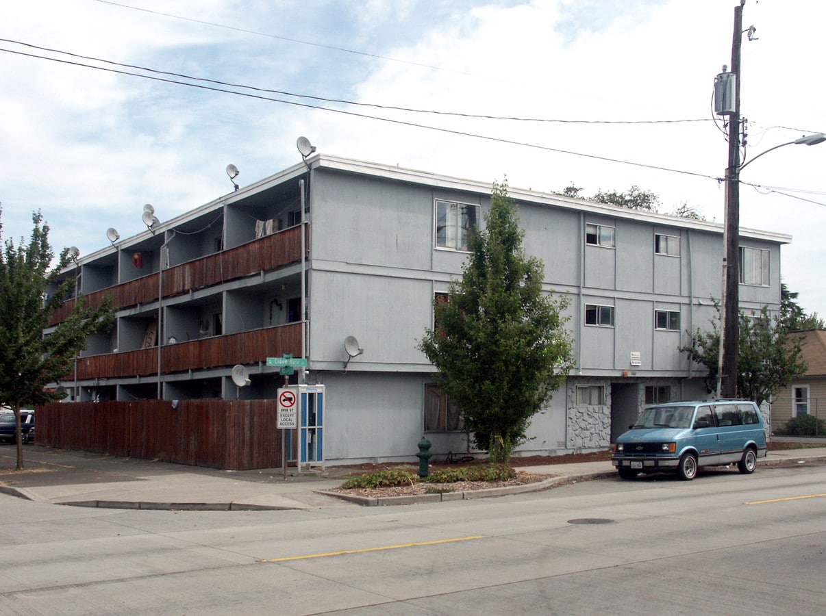 Cloverdale Apartments - Cloverdale Apartments