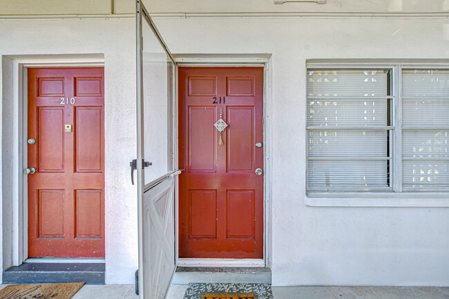 Photo - 5150 10th Ave N