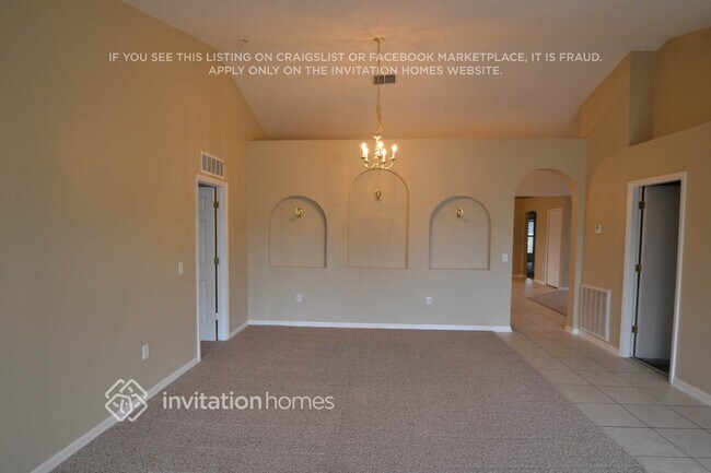 Photo - 571 Fort Smith Blvd