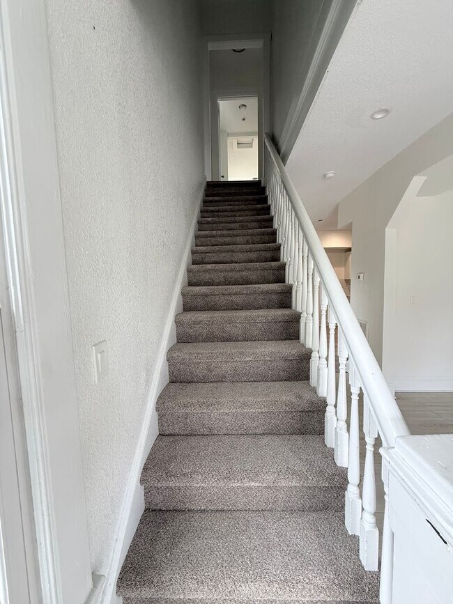 Photo - Gorgeous Four Bedroom Completed Upgraded