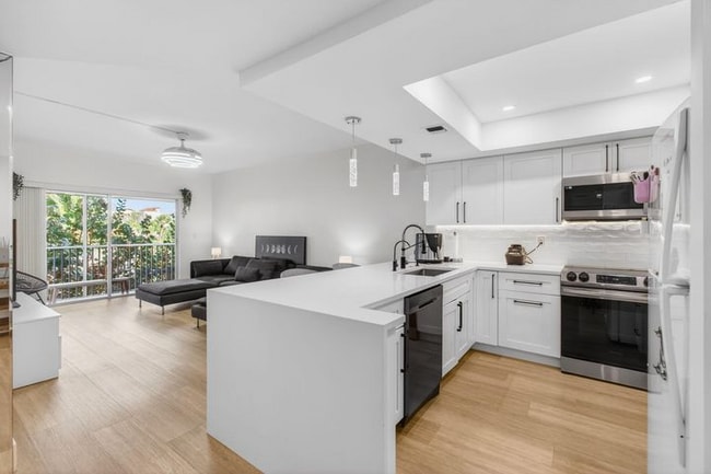 Photo - 50 SW 3rd Ave