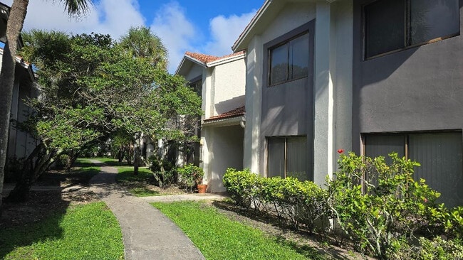 Photo - 3242 Coral Lake Ln Unidad 3242