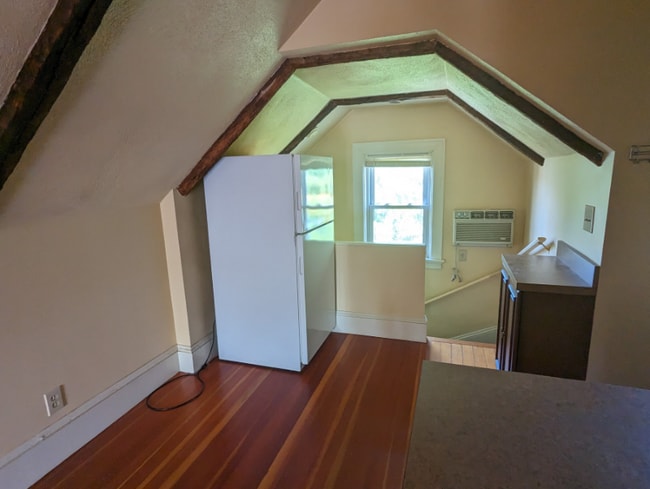 Photo - 117 Elmgrove Ave Unit 3