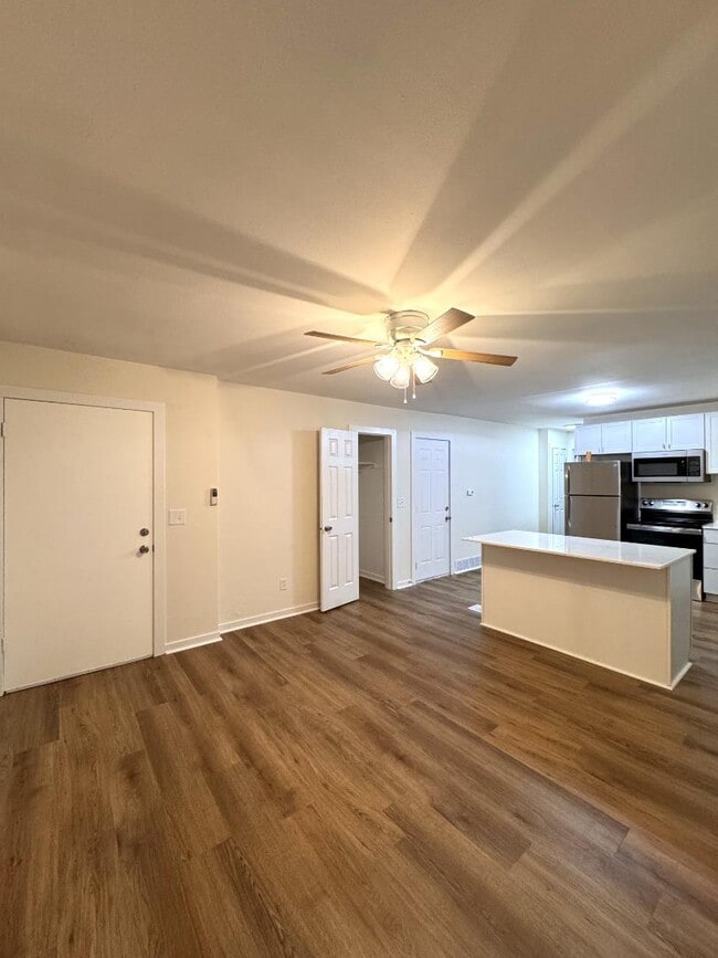 Photo - 2007 Burton Ave