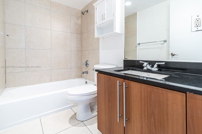 Photo - 7501 E Treasure Dr Unidad 8T