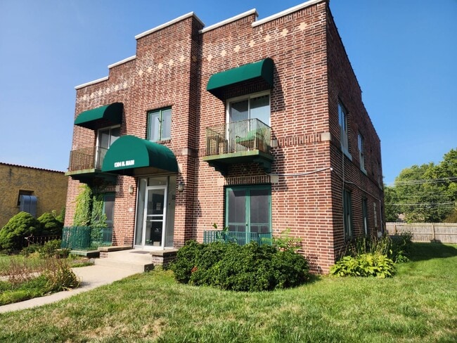 Building Photo - 1304 N Main St Unit 1B