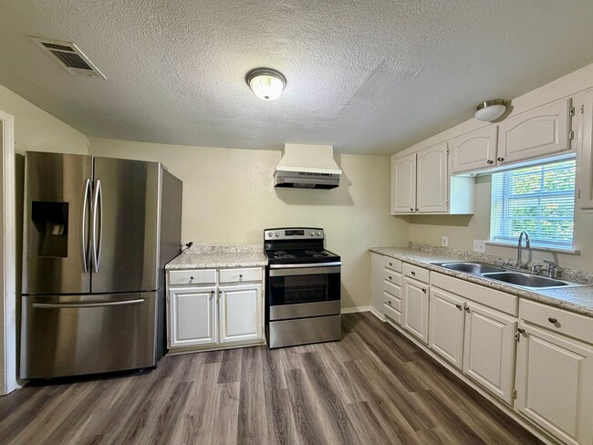 Photo - Single Family Home *LEASING SPECIAL AVAILABLE*