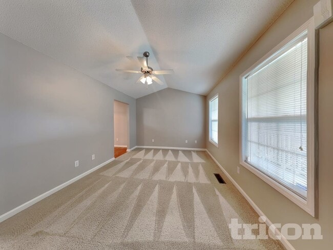 Photo - 57 Honeysuckle Ct