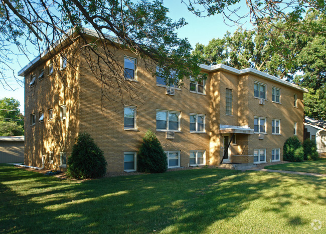 Larpenteur Apartments - Larpenteur Apartments