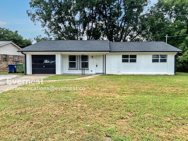 Building Photo - 3302 Village Dr SW Rental
