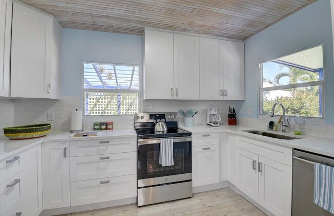 Photo - 212 SW 1st Ave