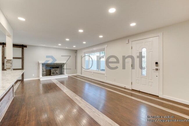 Photo - 4640 191st St SW