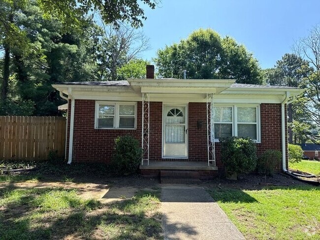 Building Photo - T.R. Lawing Realty Property Rental