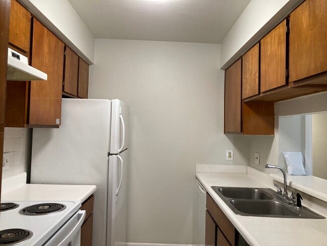 Photo - 3075 Walnut Bend Ln Unit 33