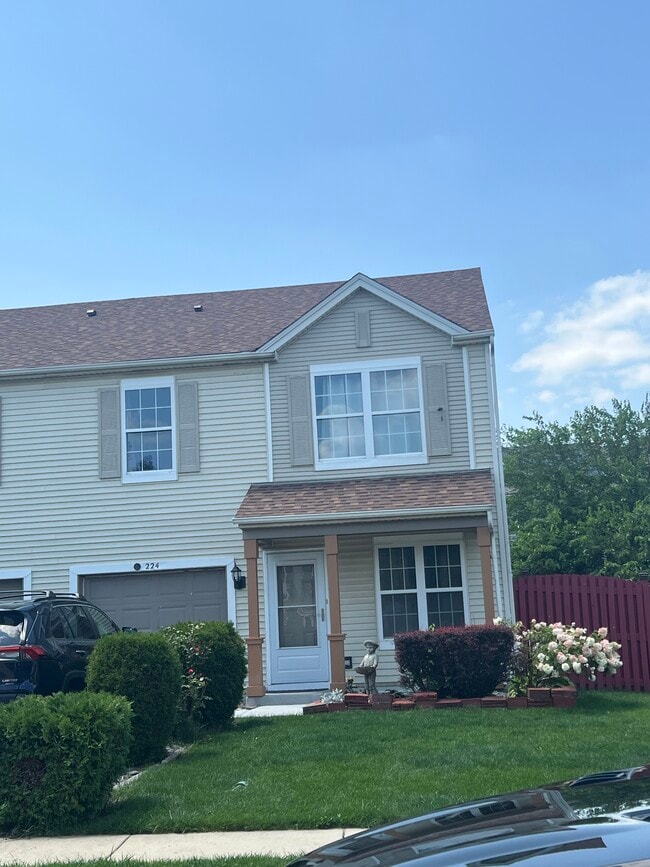 Photo - 224 Williamsburg Ct