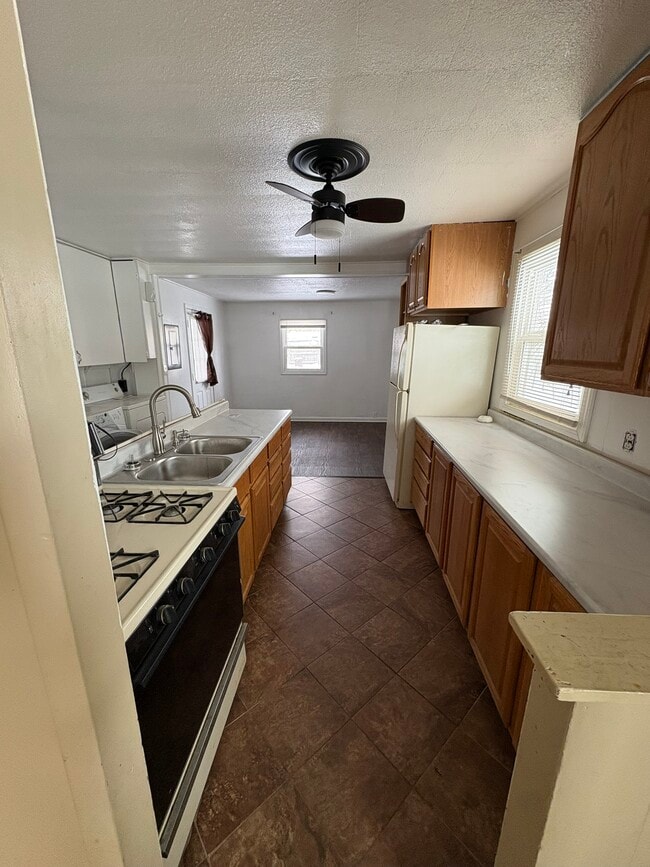 Photo - 313 E North St