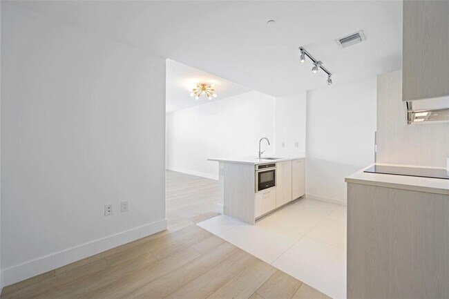 Photo - 501 NE 31st St Unit 3404