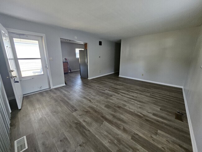 Photo - 1837 E Legrande Ave