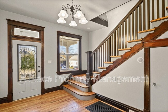 Photo - 2976 Kincaid Ave