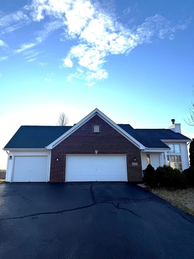 Building Photo - 1026 Old Hunter Run