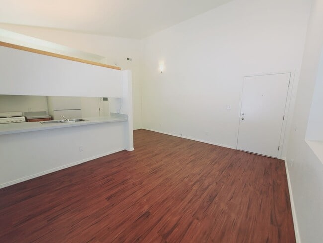 Photo - 606 W Hays St Unit 606 - B