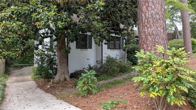 Photo - 4300 Rickenbacker Way NE