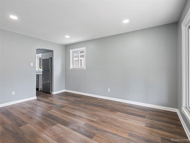 Photo - 396 W Pearl Ave