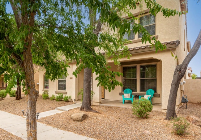 Photo - Amazing 4 bedroom In Lyons Gate!