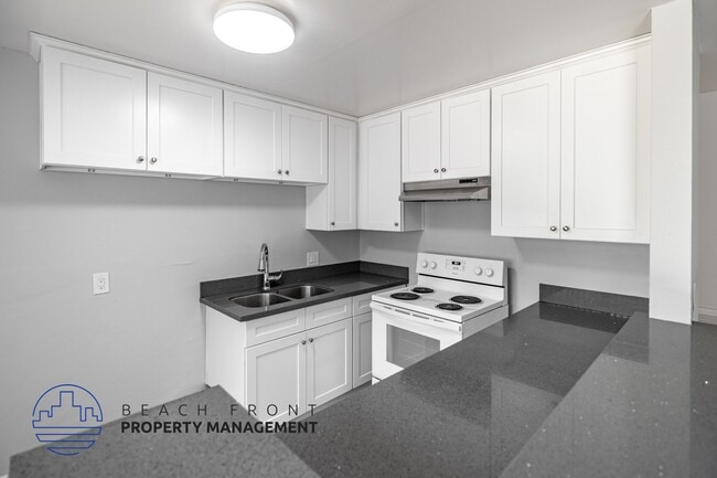 Photo - 2159 Elm