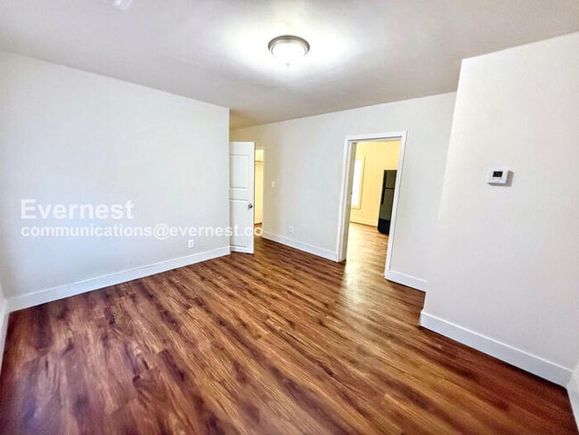 Photo - 201 9th Ave W