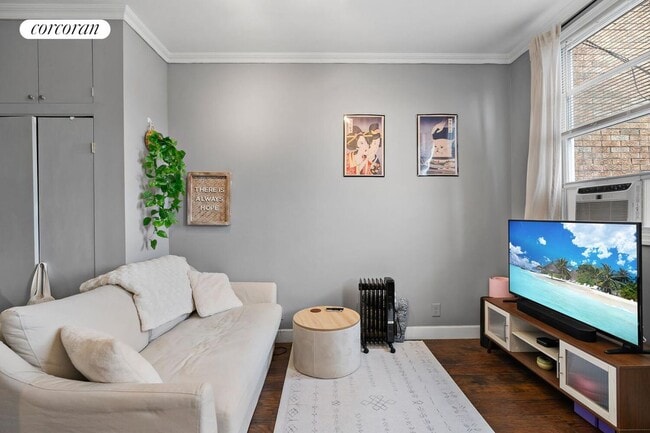 Photo - 60-27 55th St