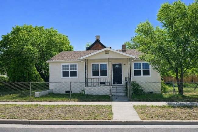 Building Photo - 516 N Hudson Ave